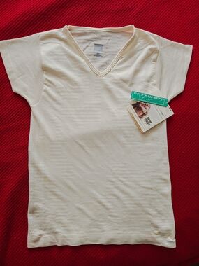 Moving Comfort Cream V-Neck Short Sleeve Women's Tee